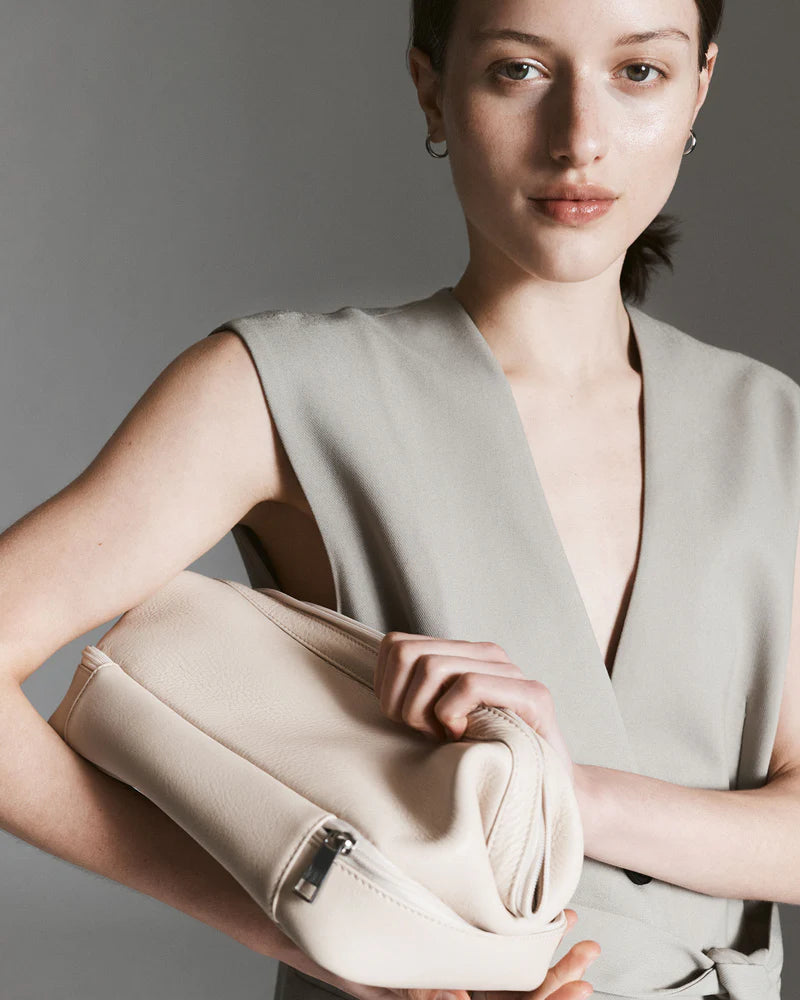 The Horse Holiday Vanity Case Oat – Clover and Co