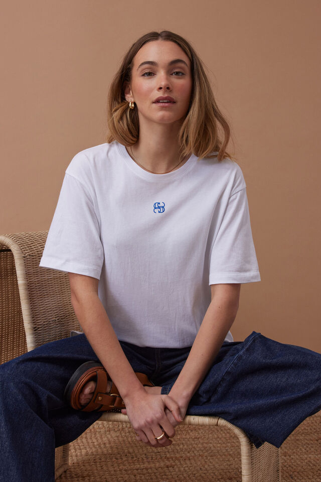 Ceres Life - Lola Longline Step Hem Tee - White/Azure Blue Monogram Embroider