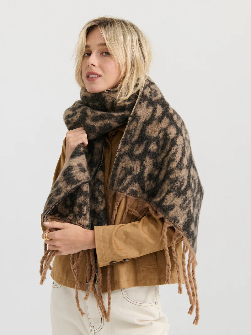 Angels Whisper - Leopard Patterned Fluffy Scarf