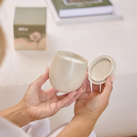 Al.ive Body - Magnolia & Vanilla Bean Soy Candle