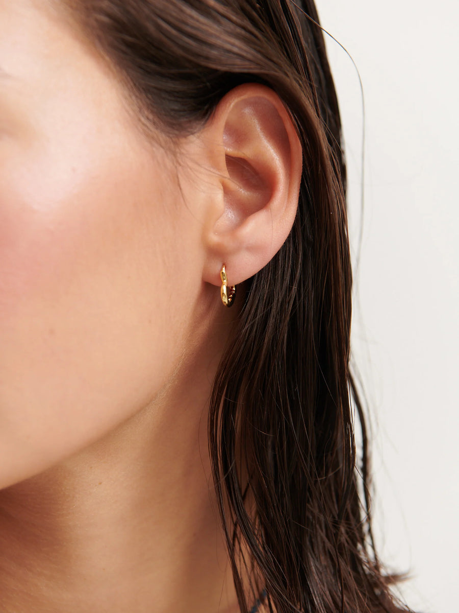 Angels Whisper - Piccolo Small Heart 18k Plated Gold Earrings