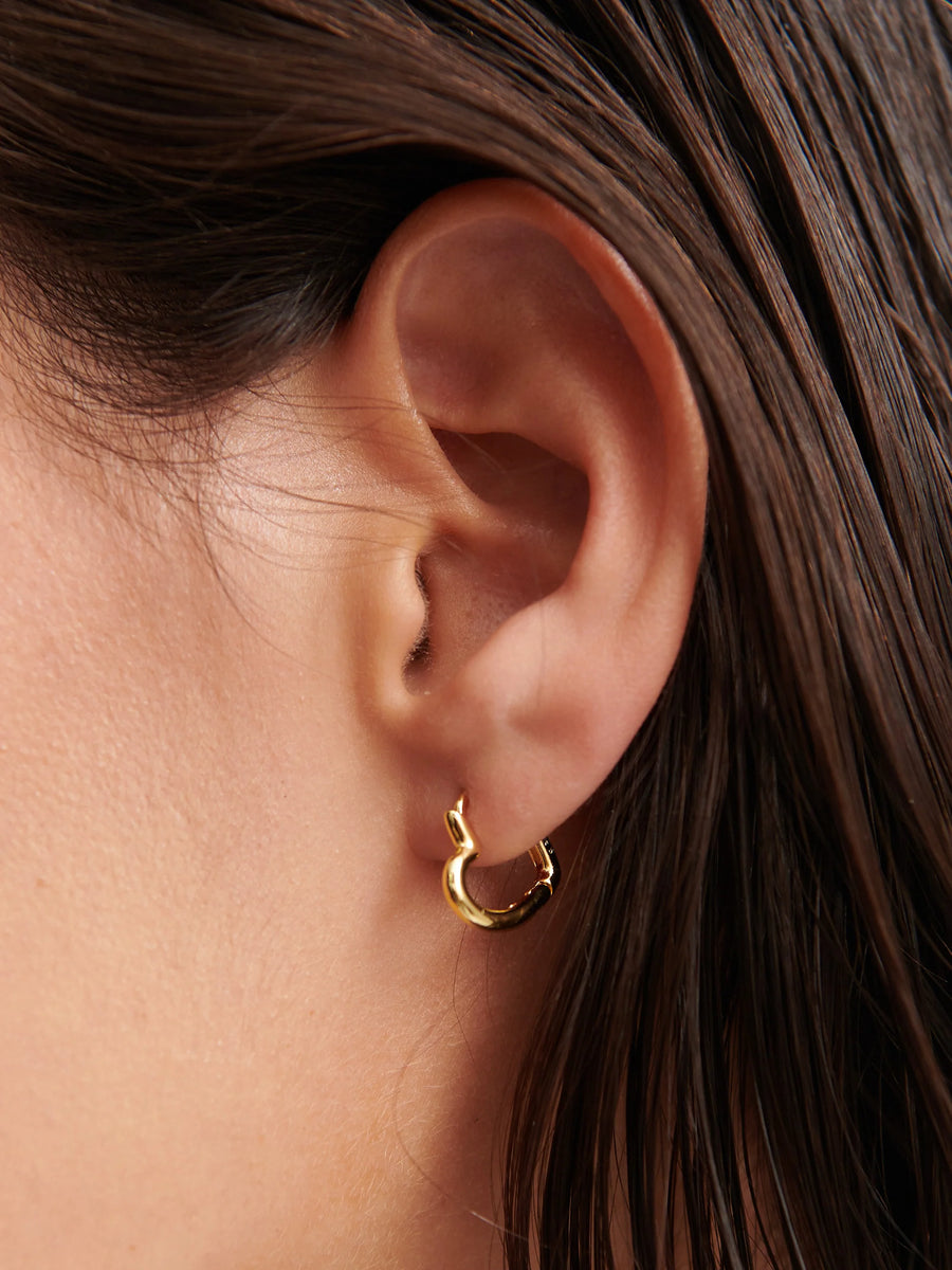 Angels Whisper - Piccolo Small Heart 18k Plated Gold Earrings