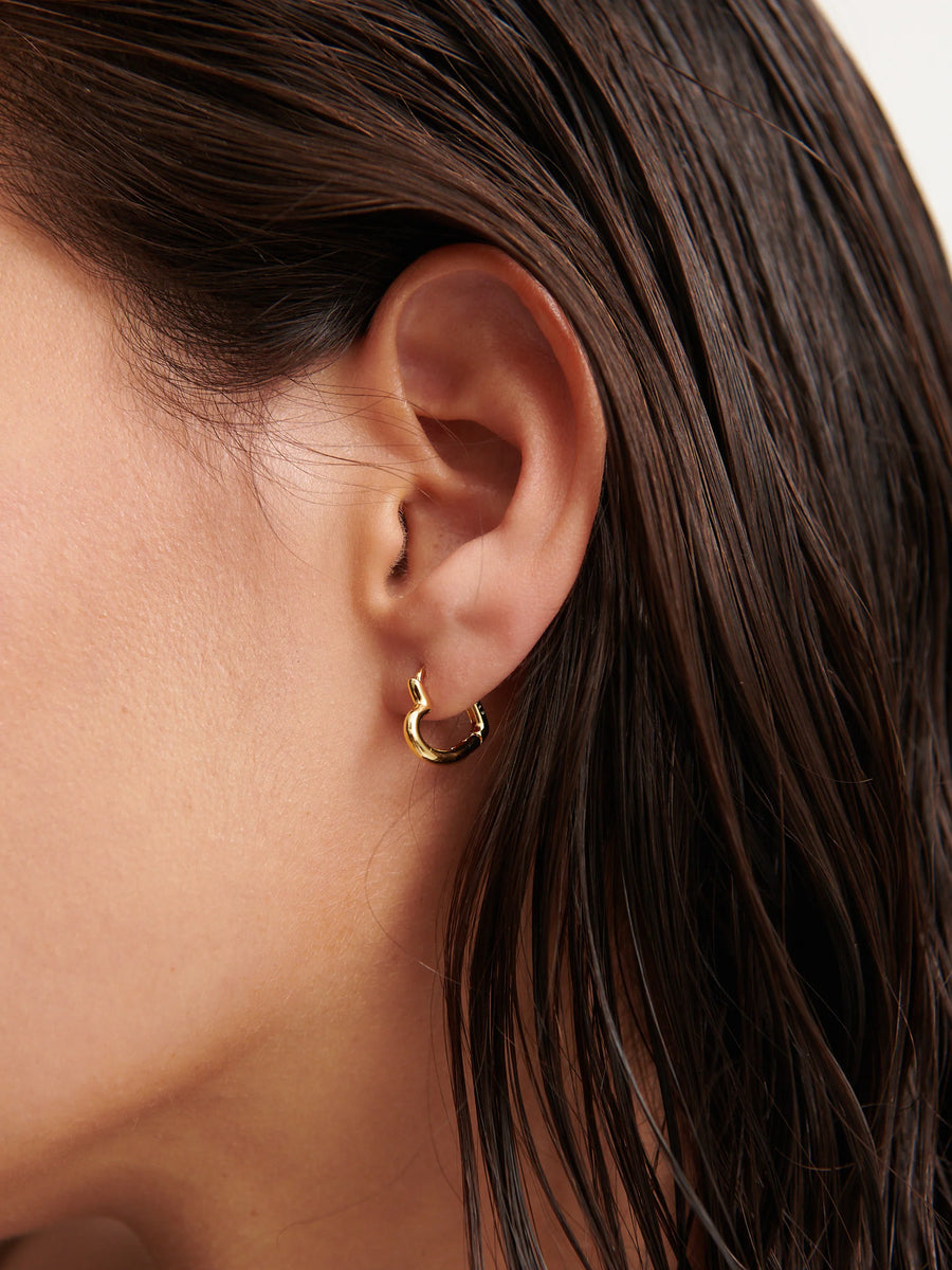 Angels Whisper - Piccolo Small Heart 18k Plated Gold Earrings