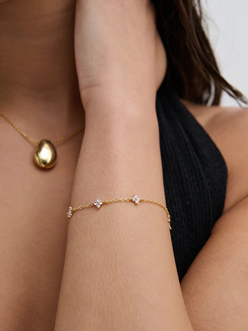 Angels Whisper - Dainty Clover Embellished 18k Gold Plated Bracelet