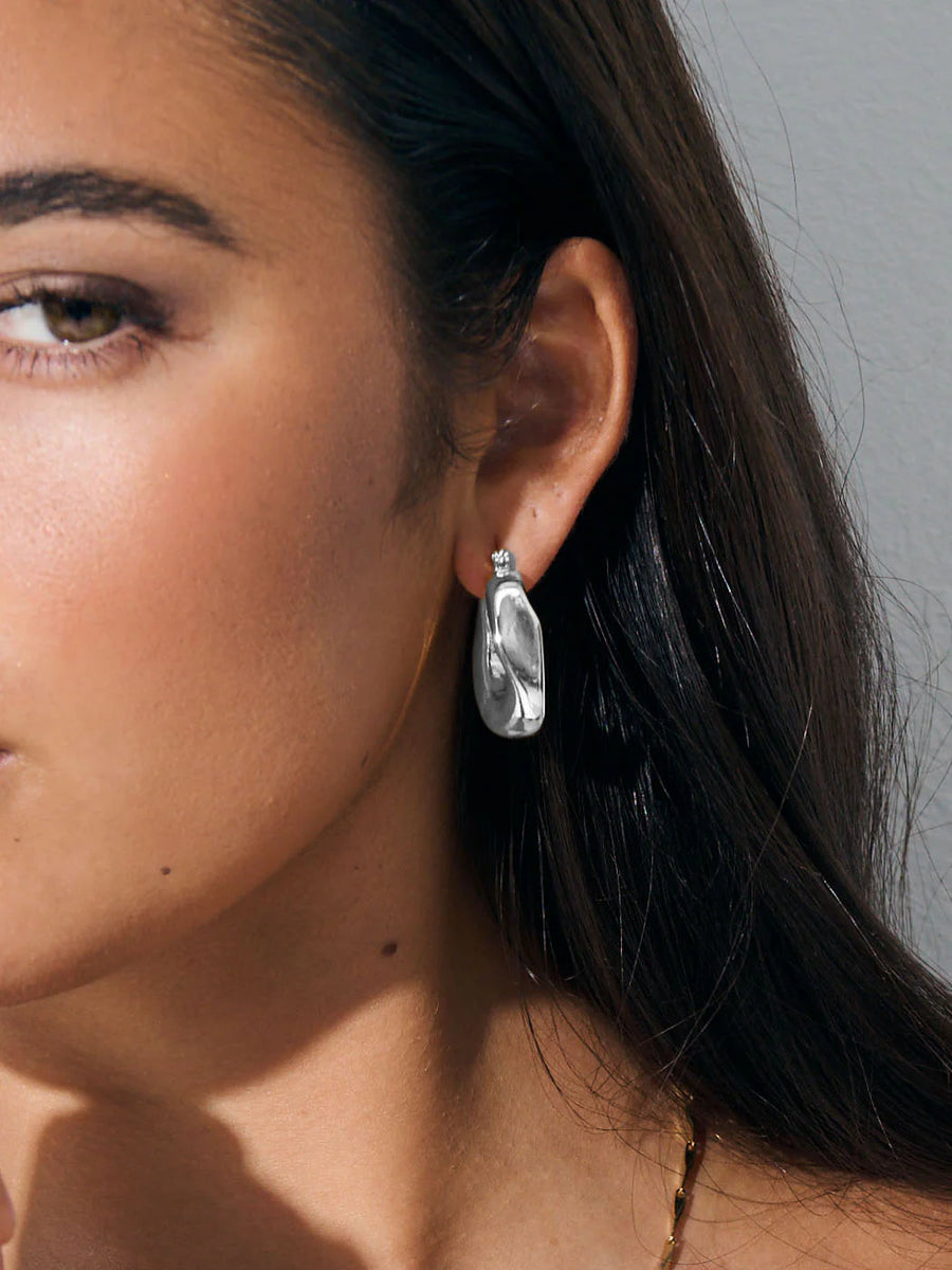 Angels Whisper - Lea Wavy Earrings in Sterling Silver Plated