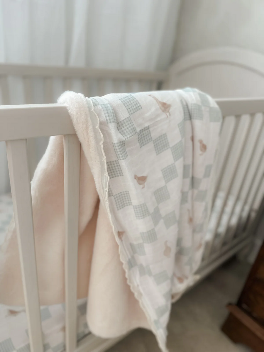 Pop Ya Tot - Goosey Gander Fur Lined Cot Blanket