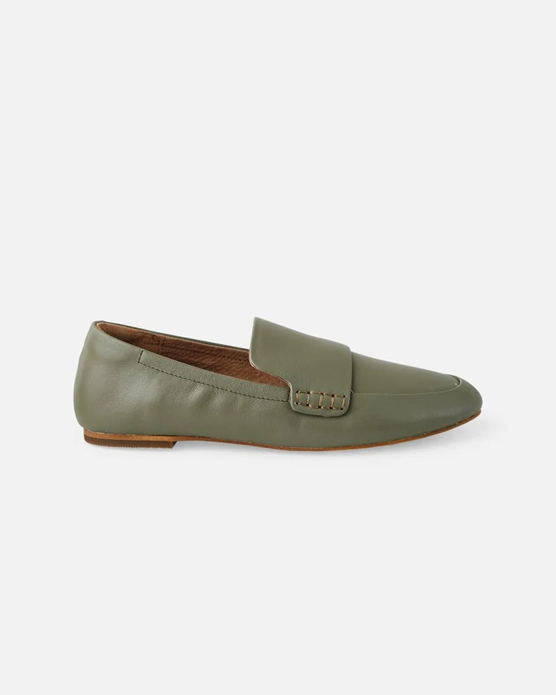 Walnut - Dutch Leather Loafer - Olive