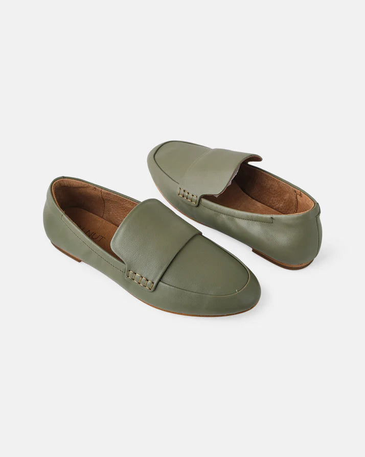 Walnut - Dutch Leather Loafer - Olive